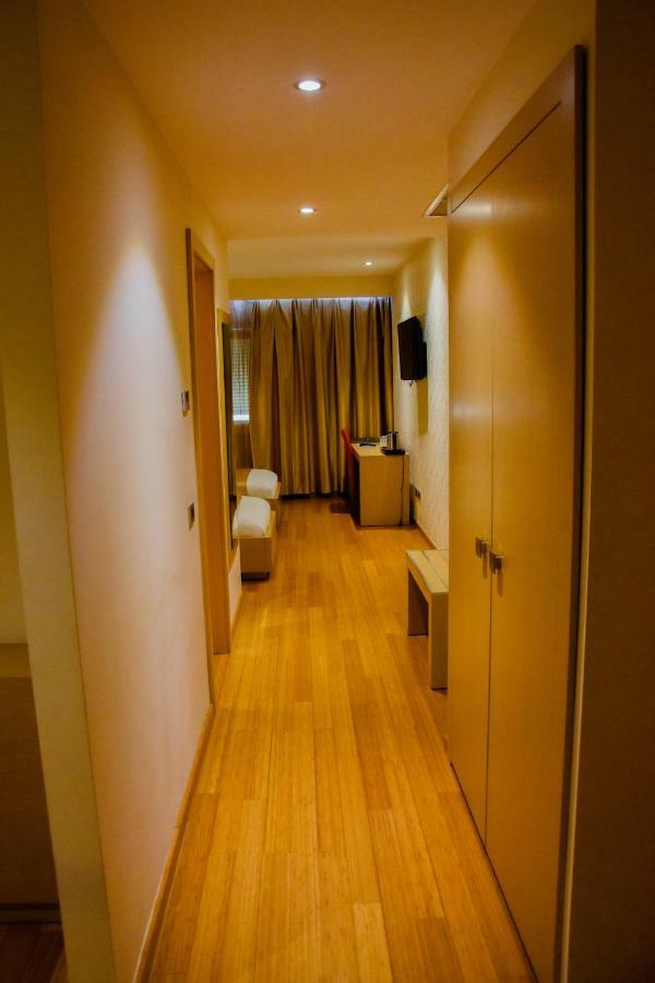 Sky 2 Hotel Tirana