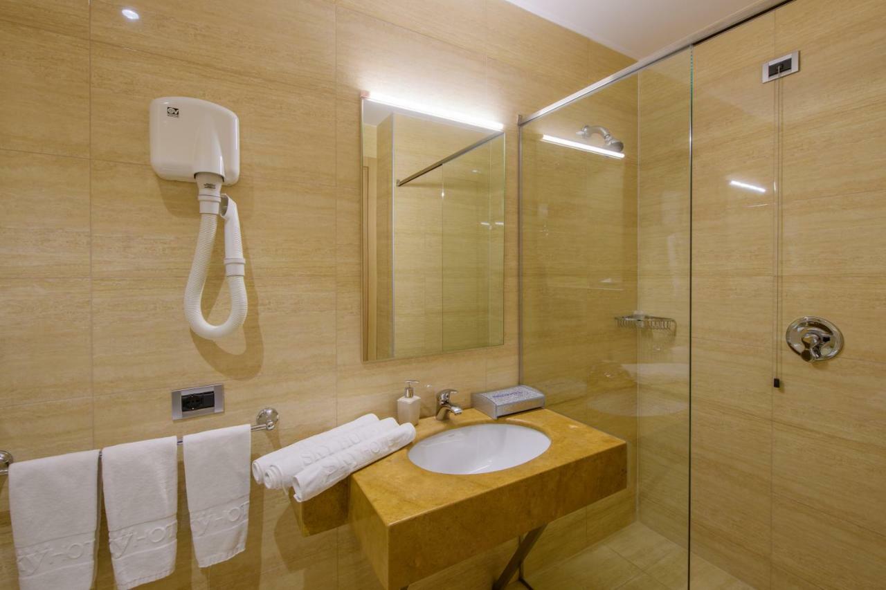 Hotel Sky 2 Tirana
