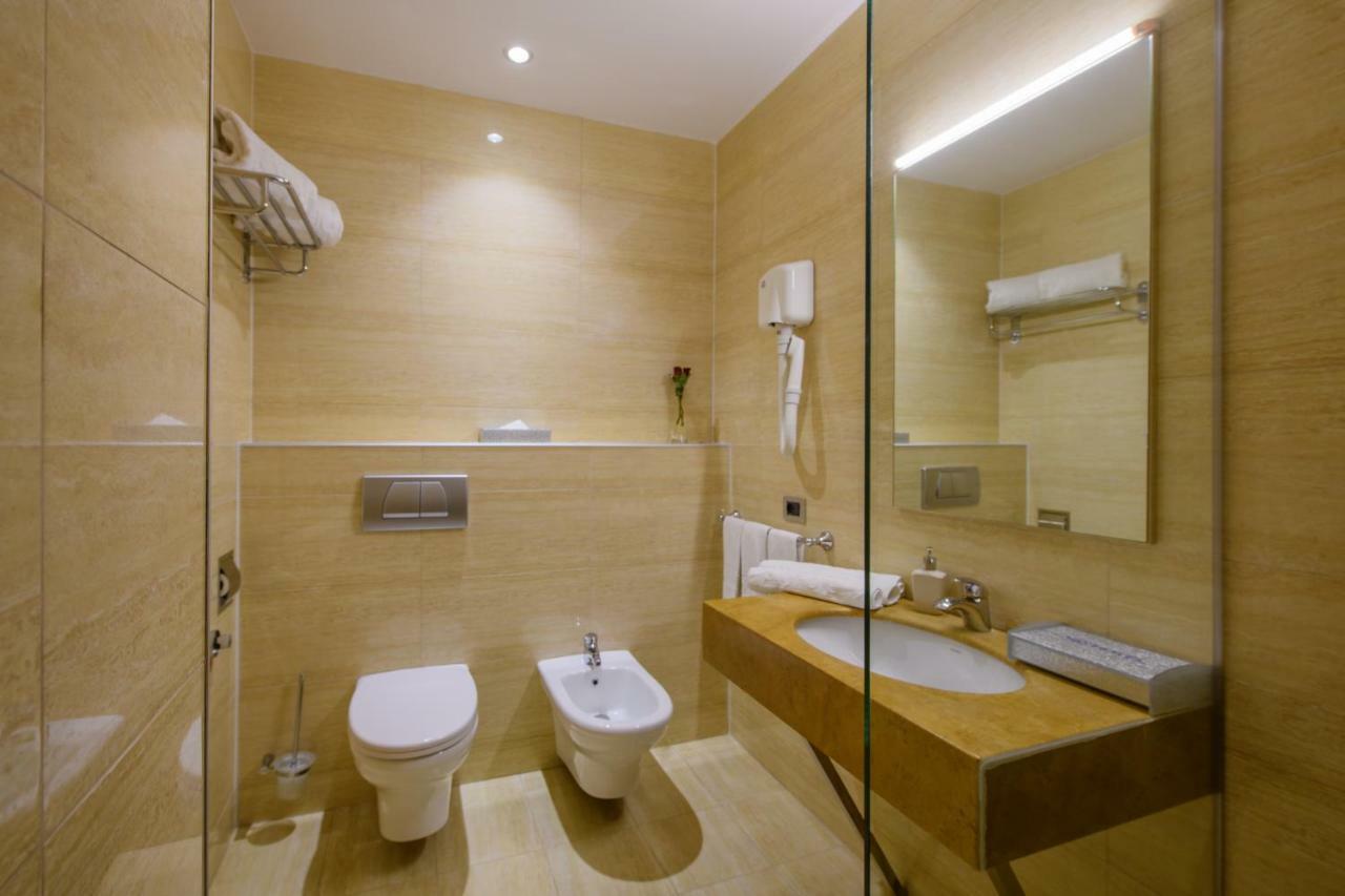 Hotel Sky 2 4*